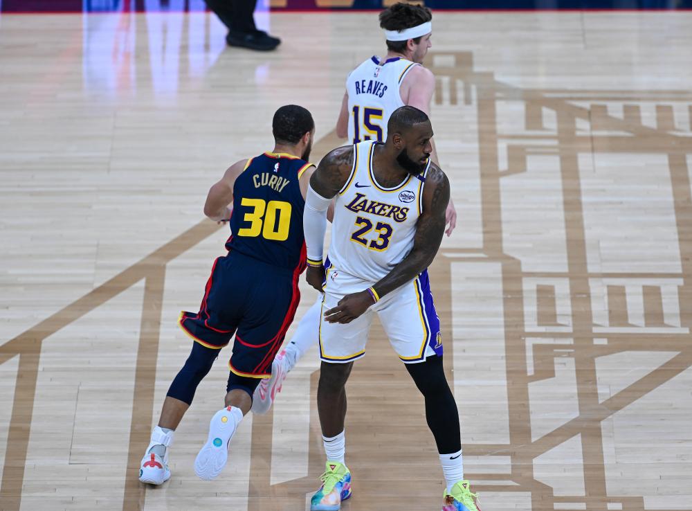 他利用自己 他利用自己