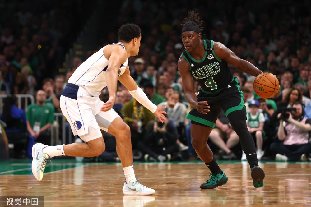 年轻球员成 年轻球员成