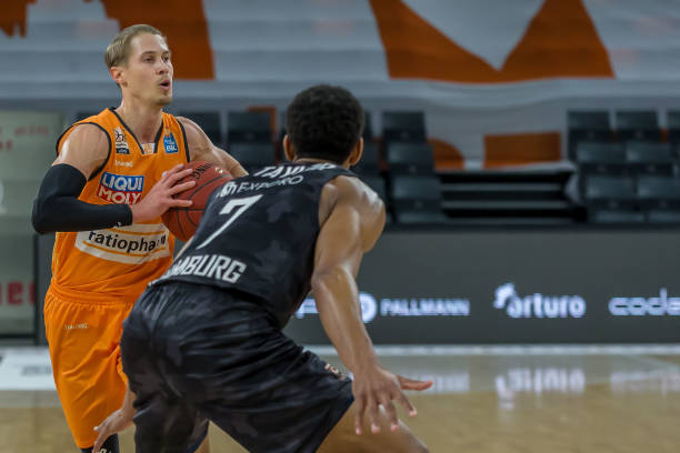 锋线到后场 锋线到后场