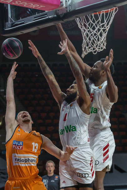 班底上已经 班底上已经