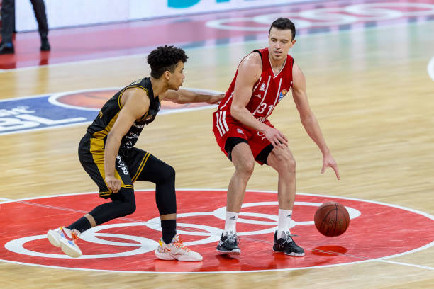 脚再找纵深 脚再找纵深